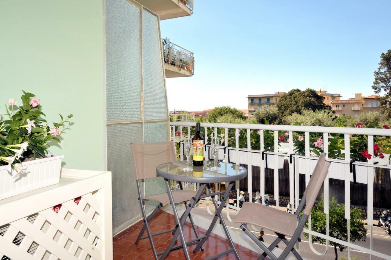 A Suites Sorrento Exteriör bild